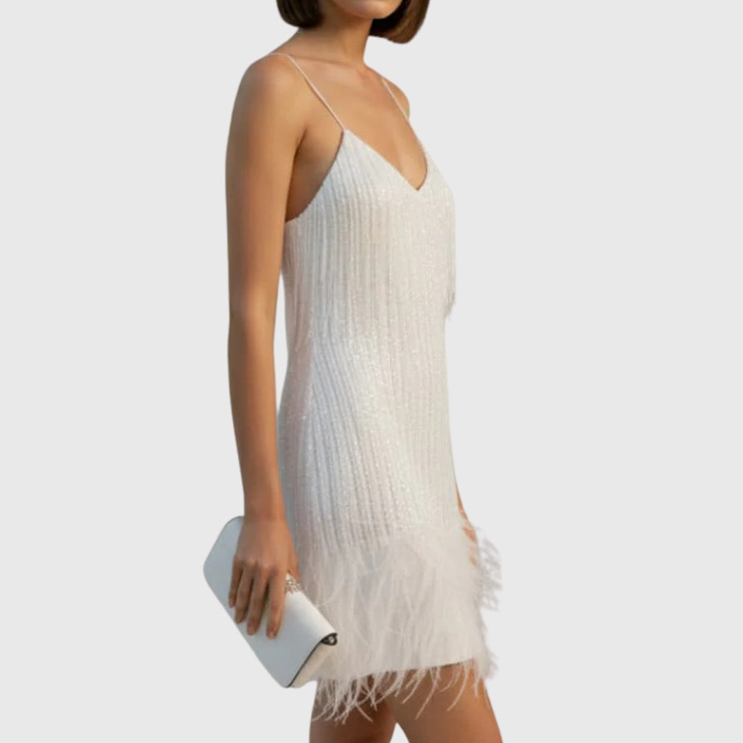 Robe mini sequins blanc argenté à bretelles fines, vue de trois quarts