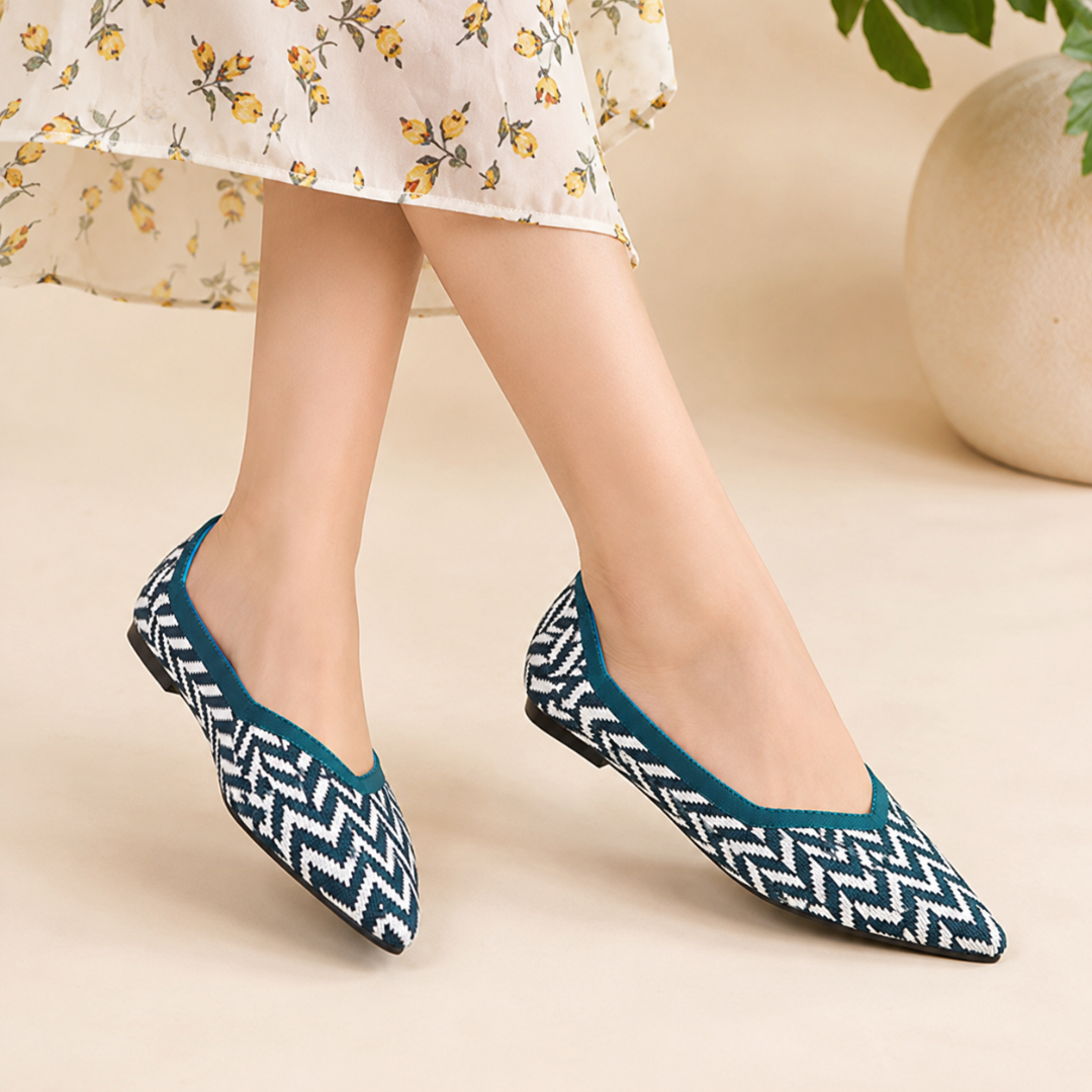 Ballerines bleu canard à chevrons blancs, bout pointu et semelle fine