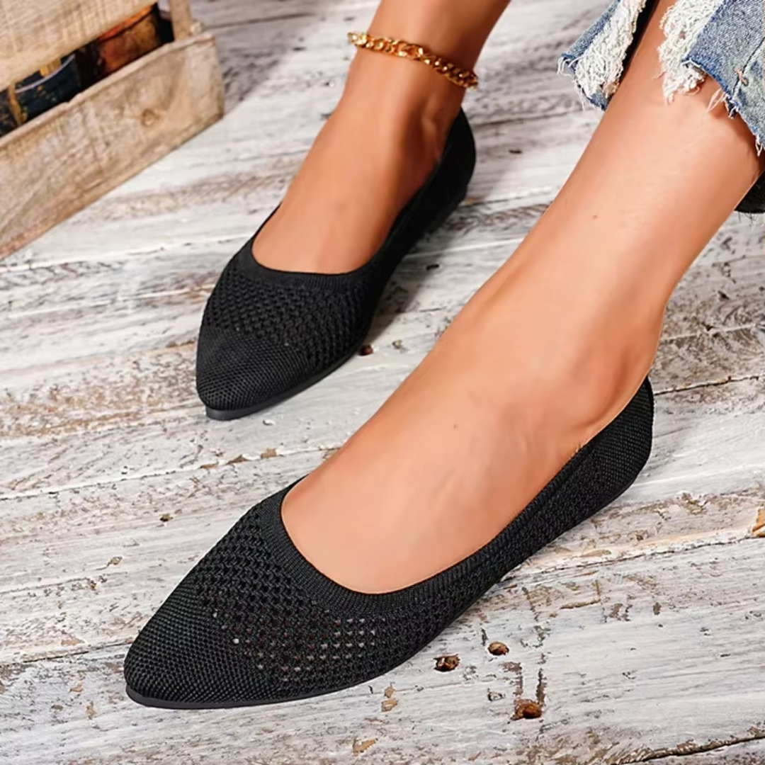 Ballerines femme noir en tricot ajouré bout pointu vue latérale