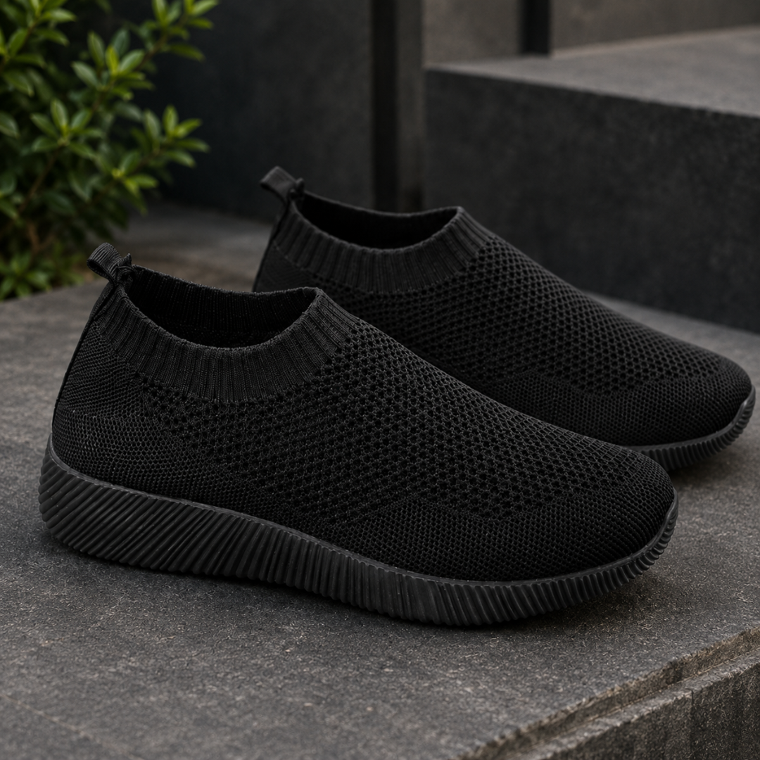 Baskets femme noires à enfiler, tige ajourée et semelle striée noire