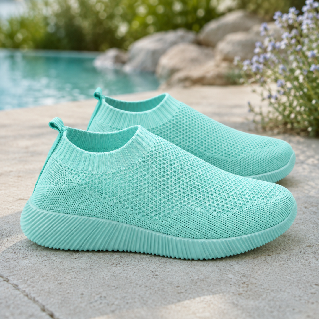 Baskets femme turquoise à enfiler, semelle souple striée et col chaussette