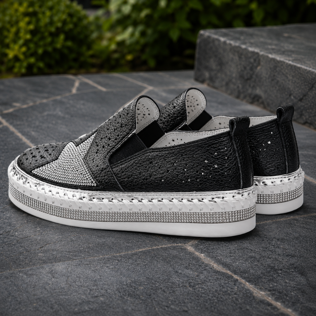 Baskets femme noires à enfiler avec étoile en strass et semelle plateforme blanche
