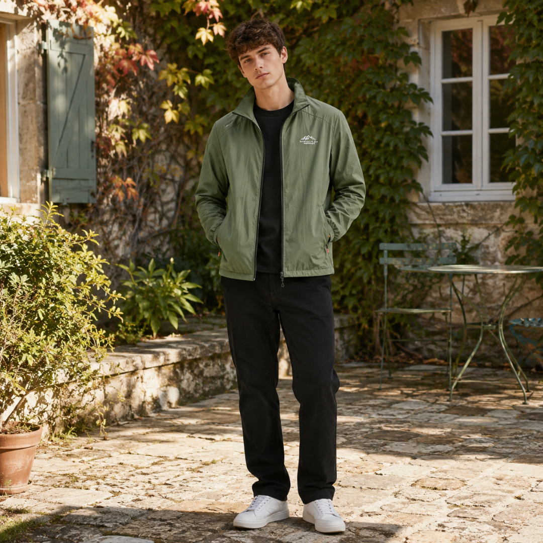 Blouson homme vert armée à fermeture zippée, col montant et poches zippées sur les côtés