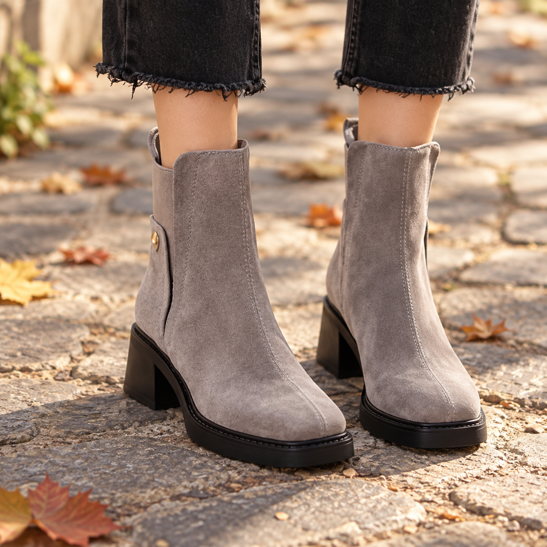 Bottines femme grises à talon bloc et semelle plateforme noire, bout carré
