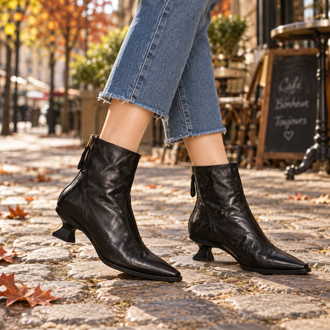 Bottines femme noires en marche, bout pointu effilé et tige souple froissée