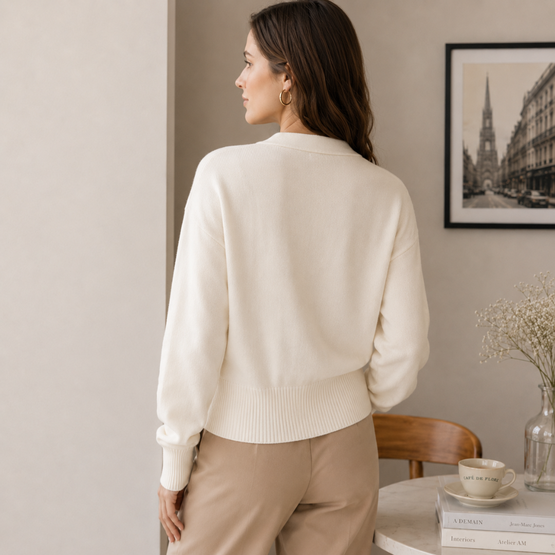 Dos du cardigan femme blanc, encolure nette et large bande côtelée en bas
