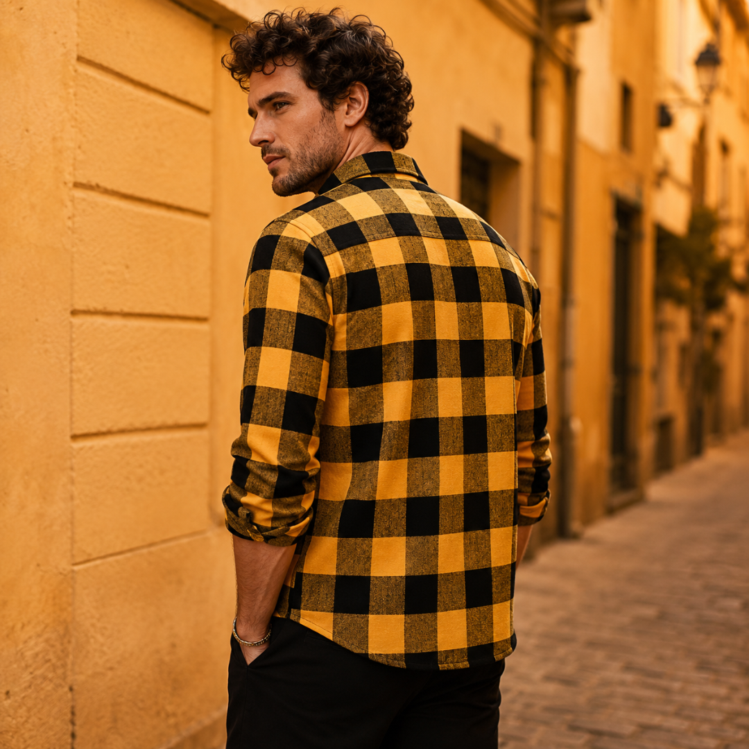 Dos de la chemise jaune à carreaux, empiècement d'épaule et coupe ample