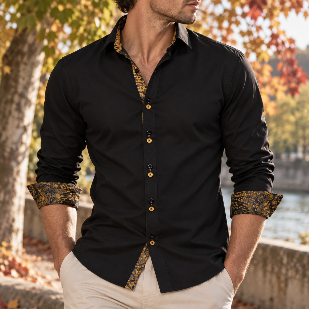 Chemise homme noire à parements dorés imprimés et patte de boutonnage assortie
