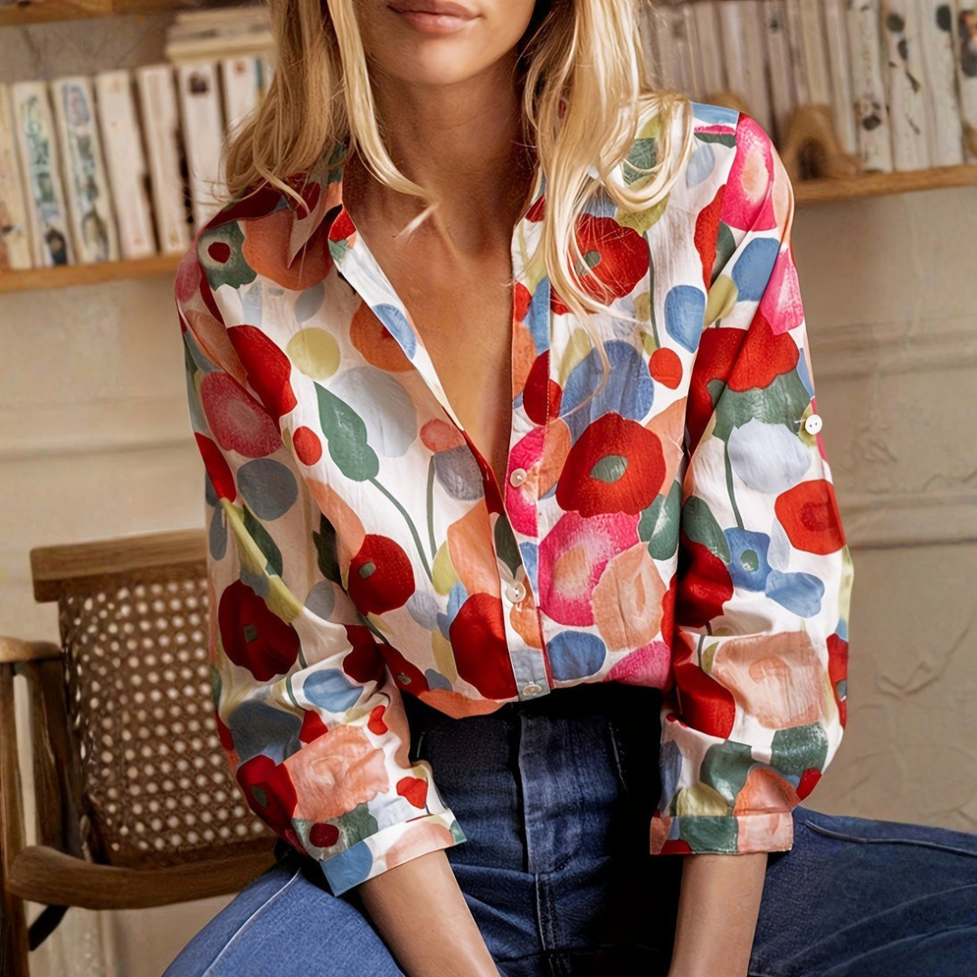 Chemisier femme fleuri fond ivoire, détail coupe et tombé du tissu