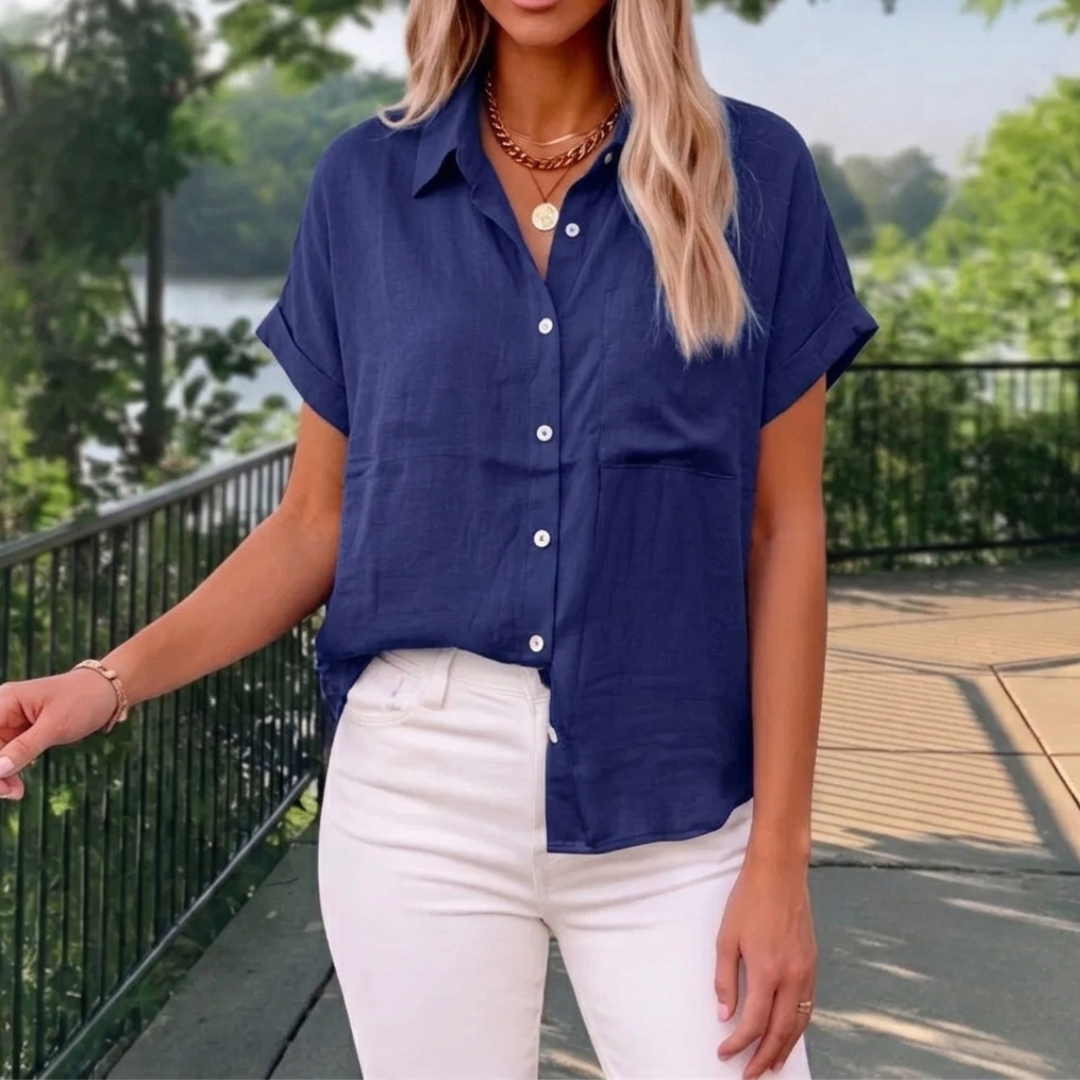 Chemisier femme bleu marine manches courtes boutonnée vue de face