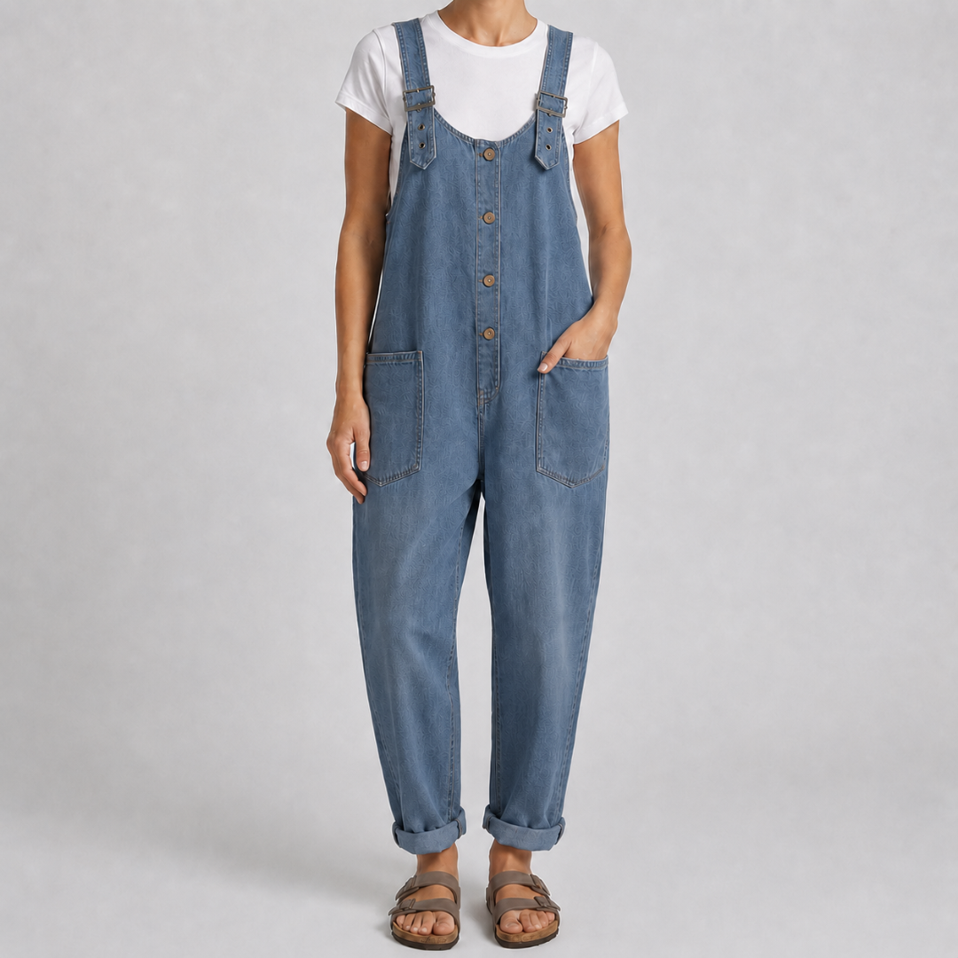 Combinaison femme oversize bleu clair, bretelles larges et boutons face avant