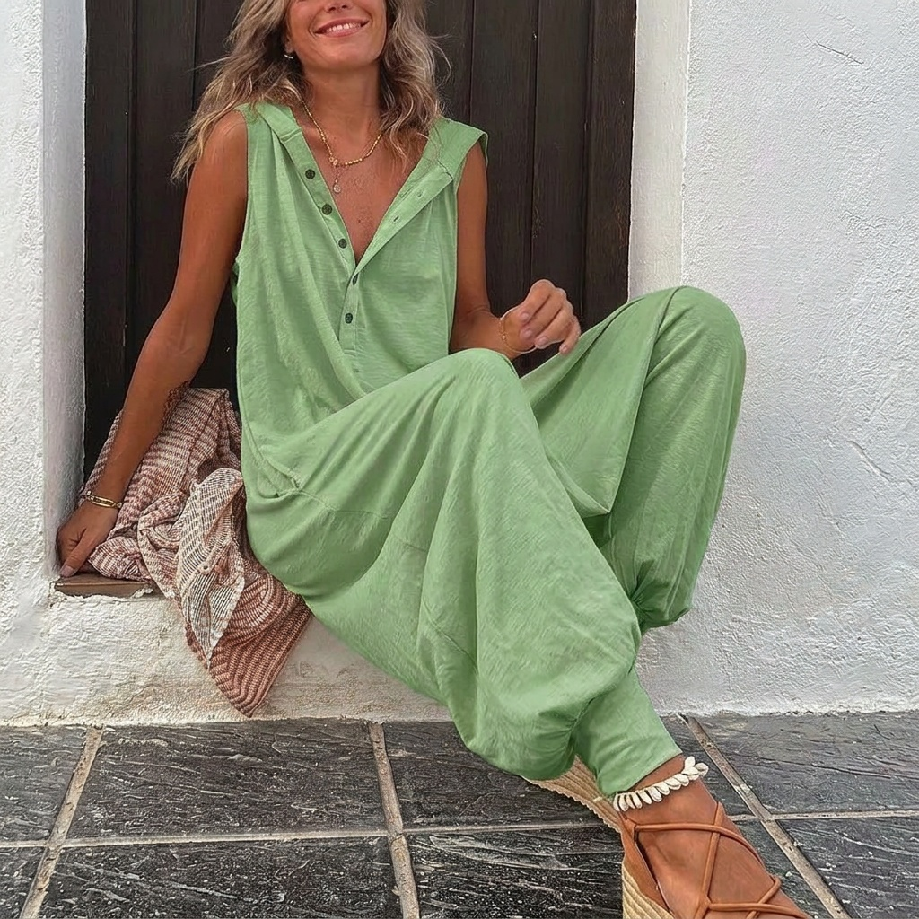 Combinaison femme vert clair sans manches à capuche, vue de face