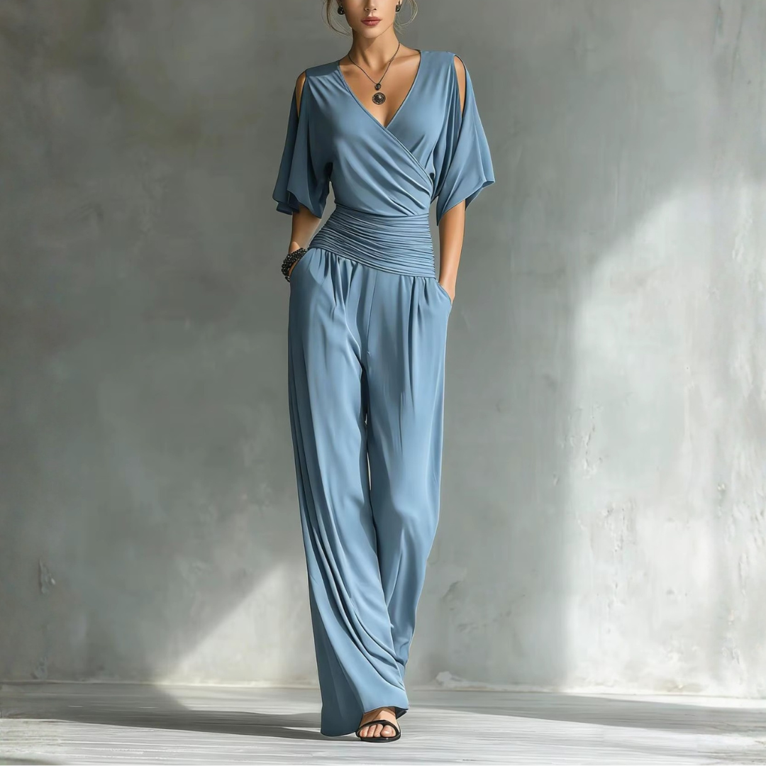 Combinaison femme bleu clair manches courtes coupe fluide vue de face