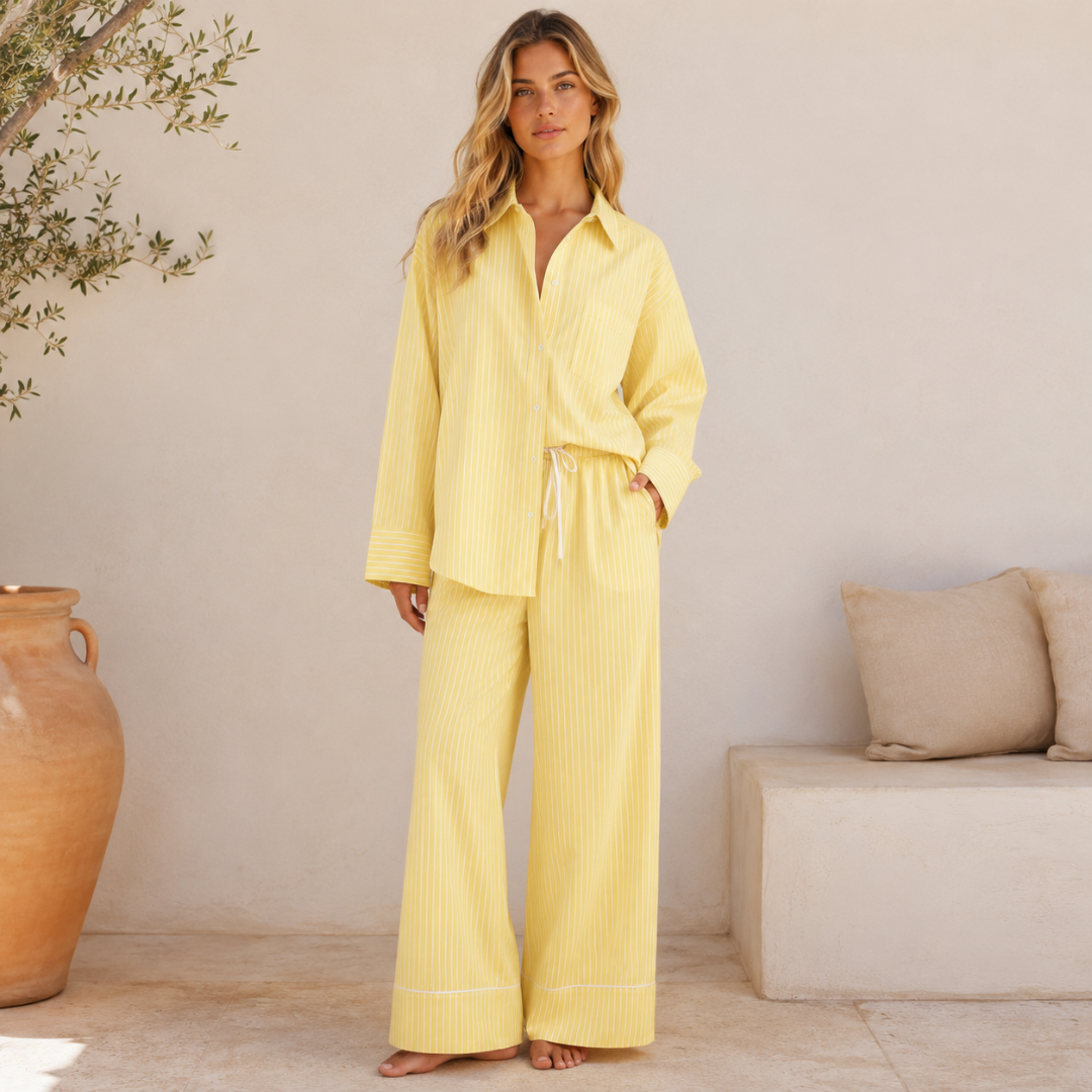 Ensemble femme jaune à rayures, chemise oversize ouverte et pantalon large fluide