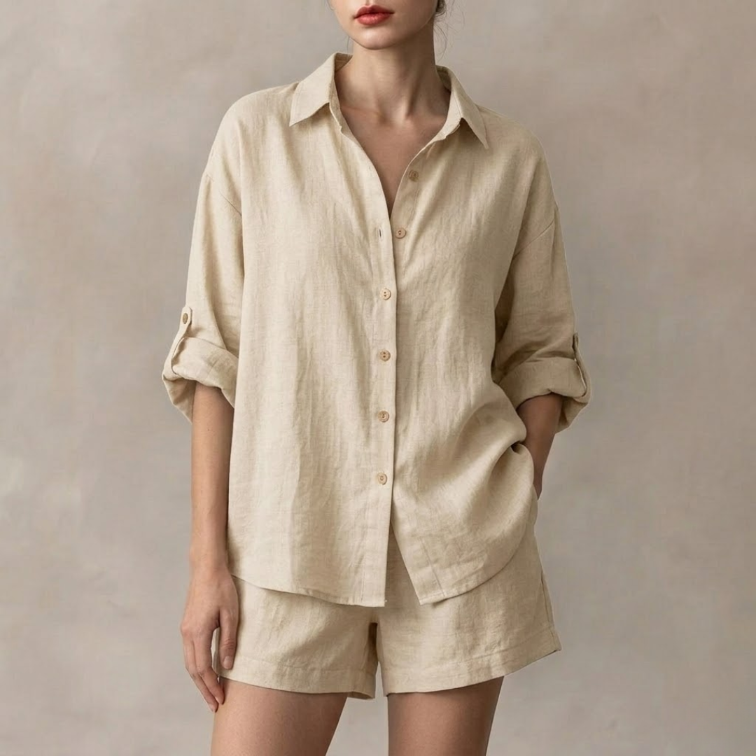 Ensemble femme chemise et short beige, vue de face