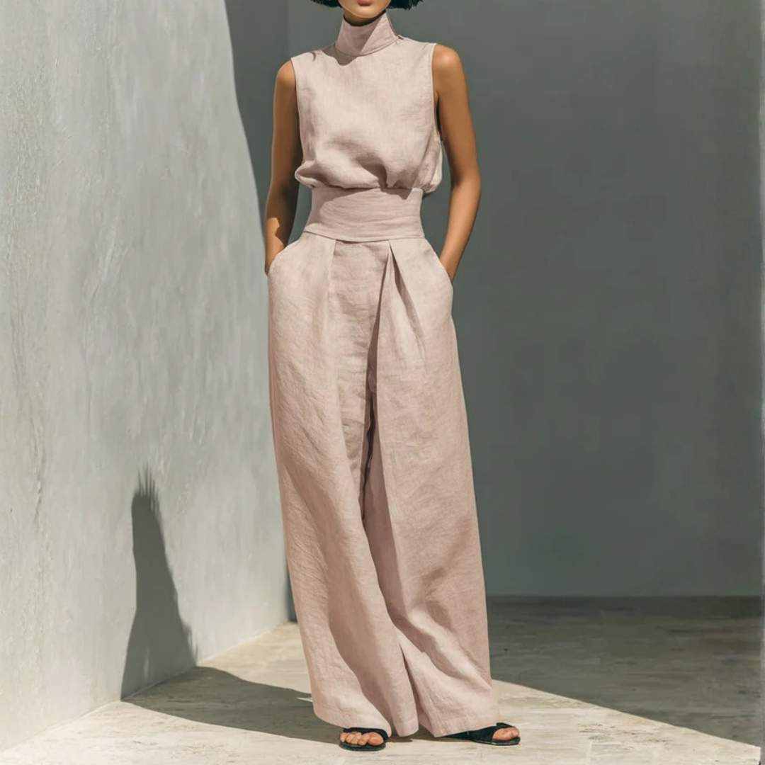 Ensemble deux pièces rose vue de face, top sans manches col montant taille haute
