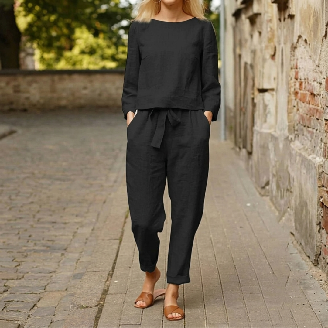 Ensemble femme noir, vue de face, silhouette élégante et décontractée