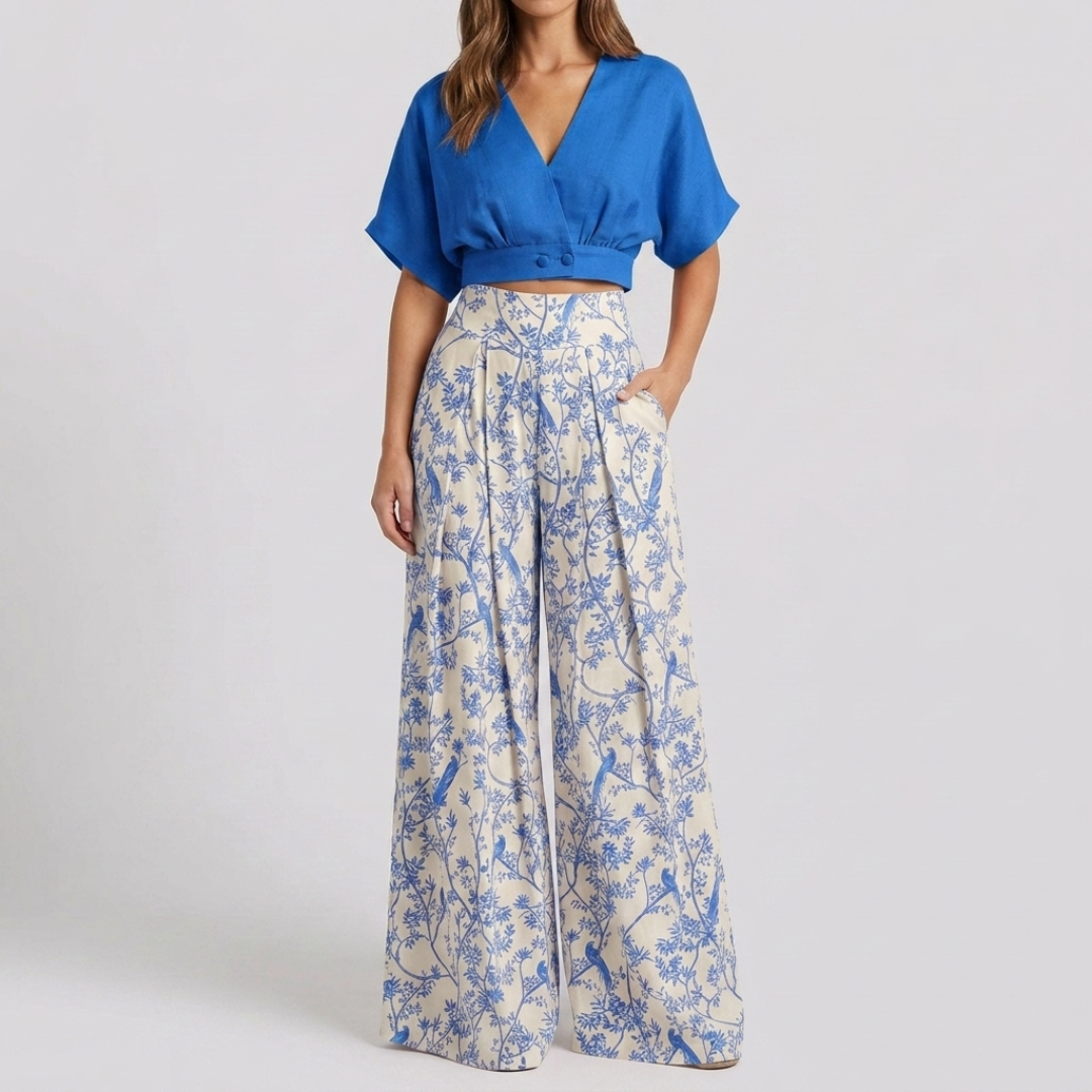 Ensemble deux pièces femme top bleu vif col V et pantalon large floral, vue de face