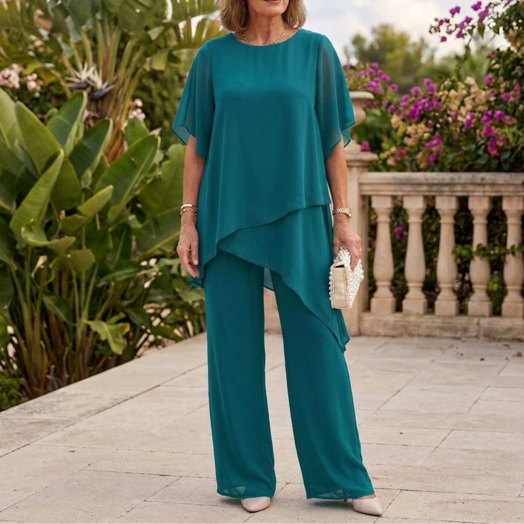 Ensemble femme bleu lac top superposé asymétrique et pantalon large couleur vive