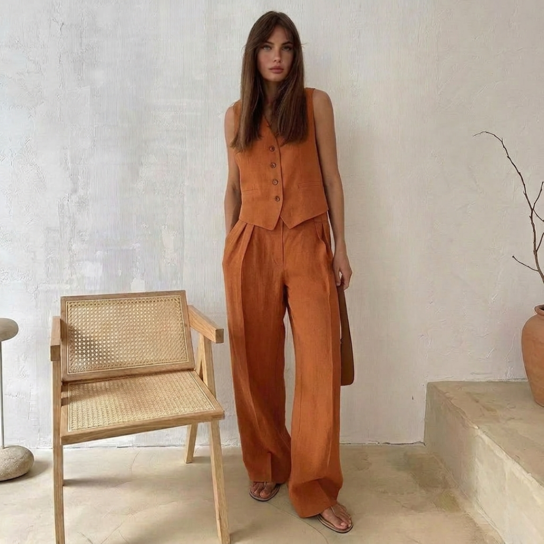 Ensemble deux pièces femme orange gilet boutonné et pantalon large vue de face