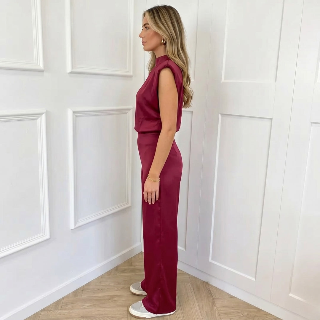 Ensemble deux pièces femme bordeaux, top sans manches et pantalon large, vue de face
