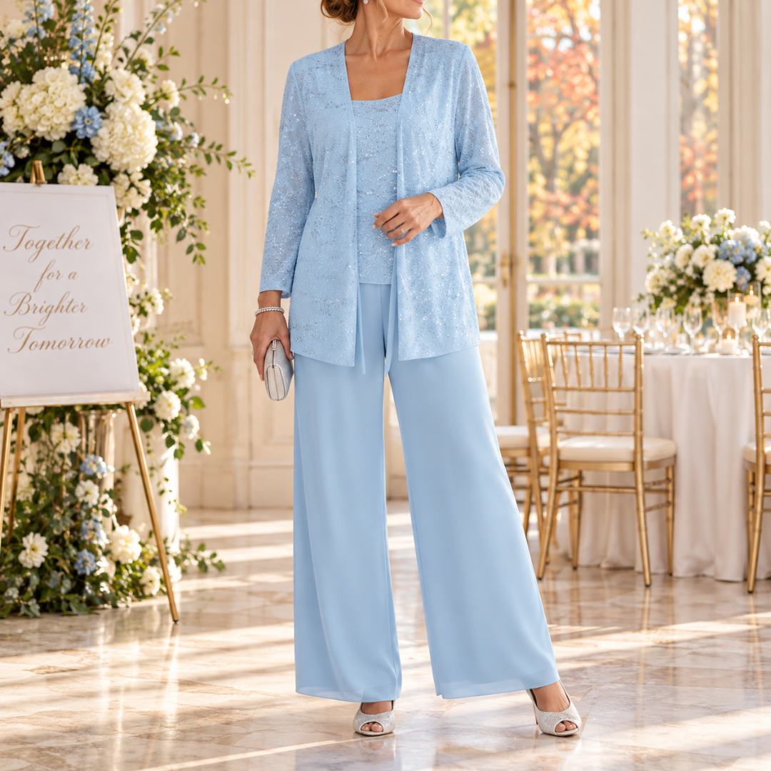 Ensemble bleu clair, veste pailletée ajourée sur haut à col carré