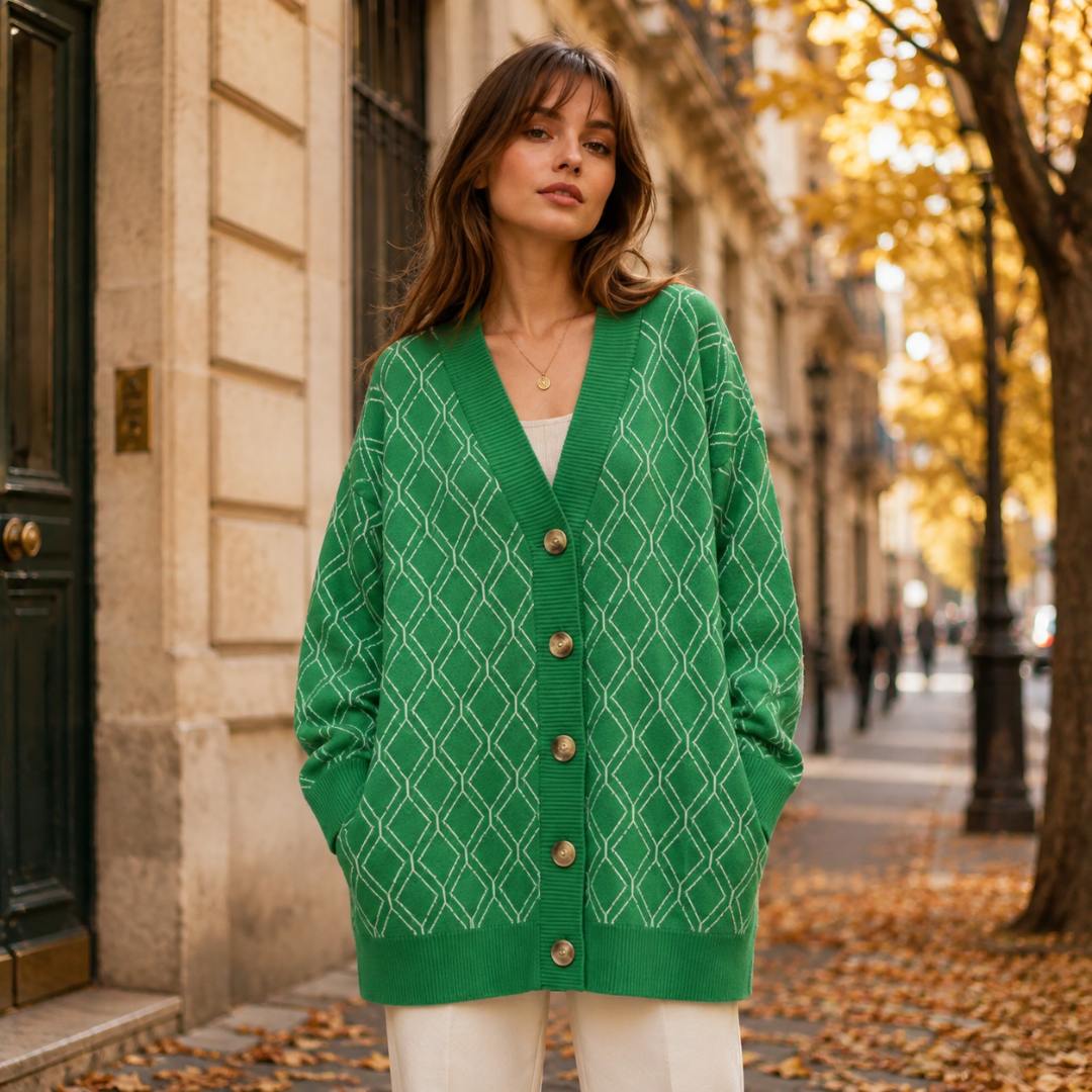 Gilet vert à motif losanges blanc, col V et cinq boutons sur le devant