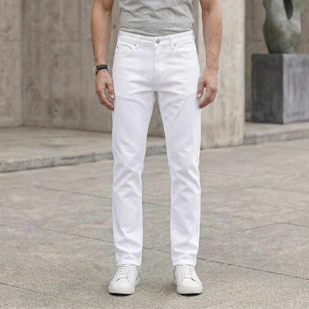 Jean homme blanc slim vue de face tenue décontractée