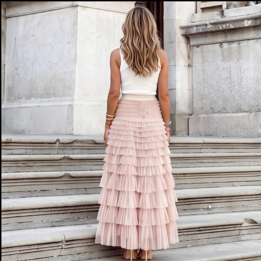 Jupe tulle rose évasée longueur maxi portée avec crop top