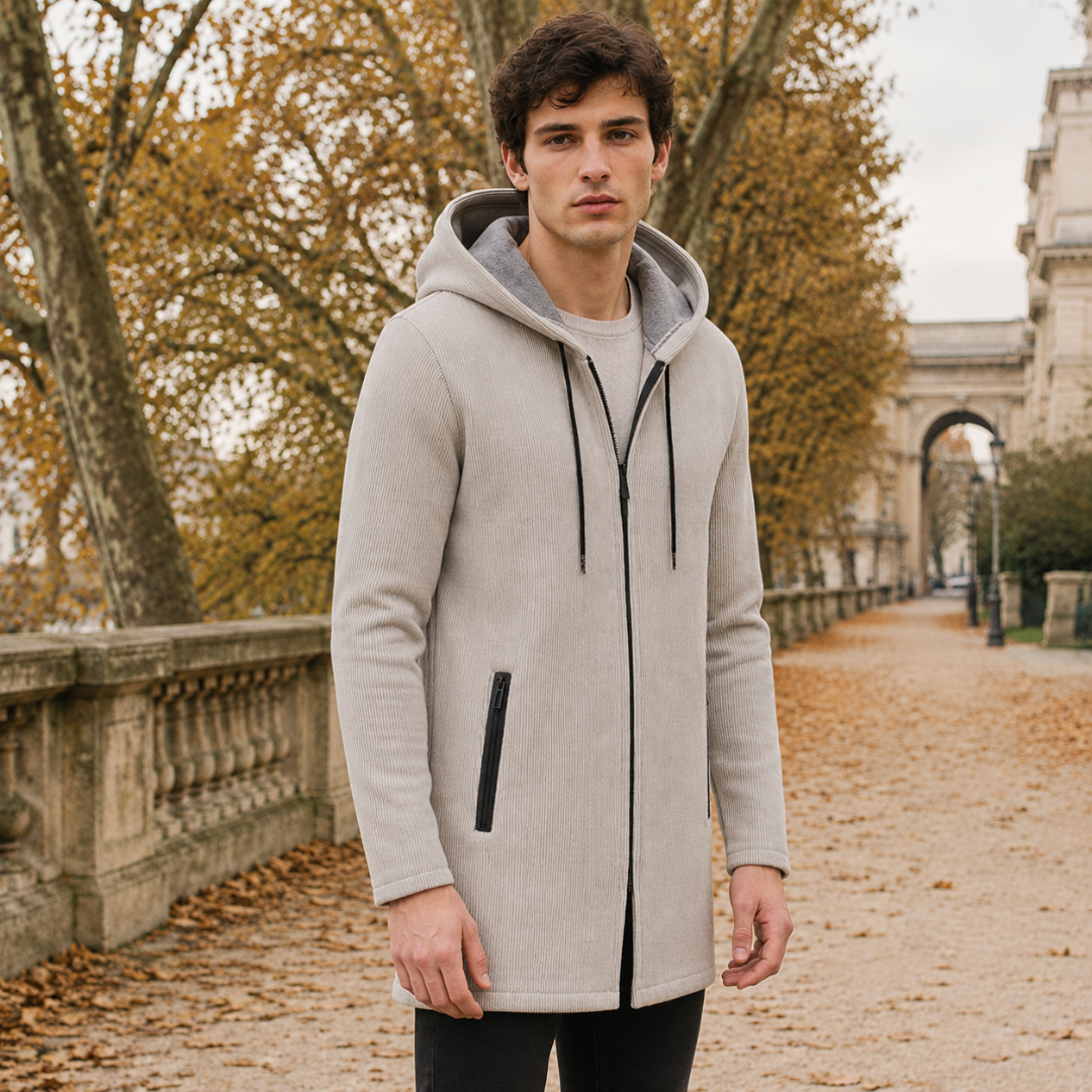 Manteau homme beige à capuche, fermeture zippée noire et cordon de serrage