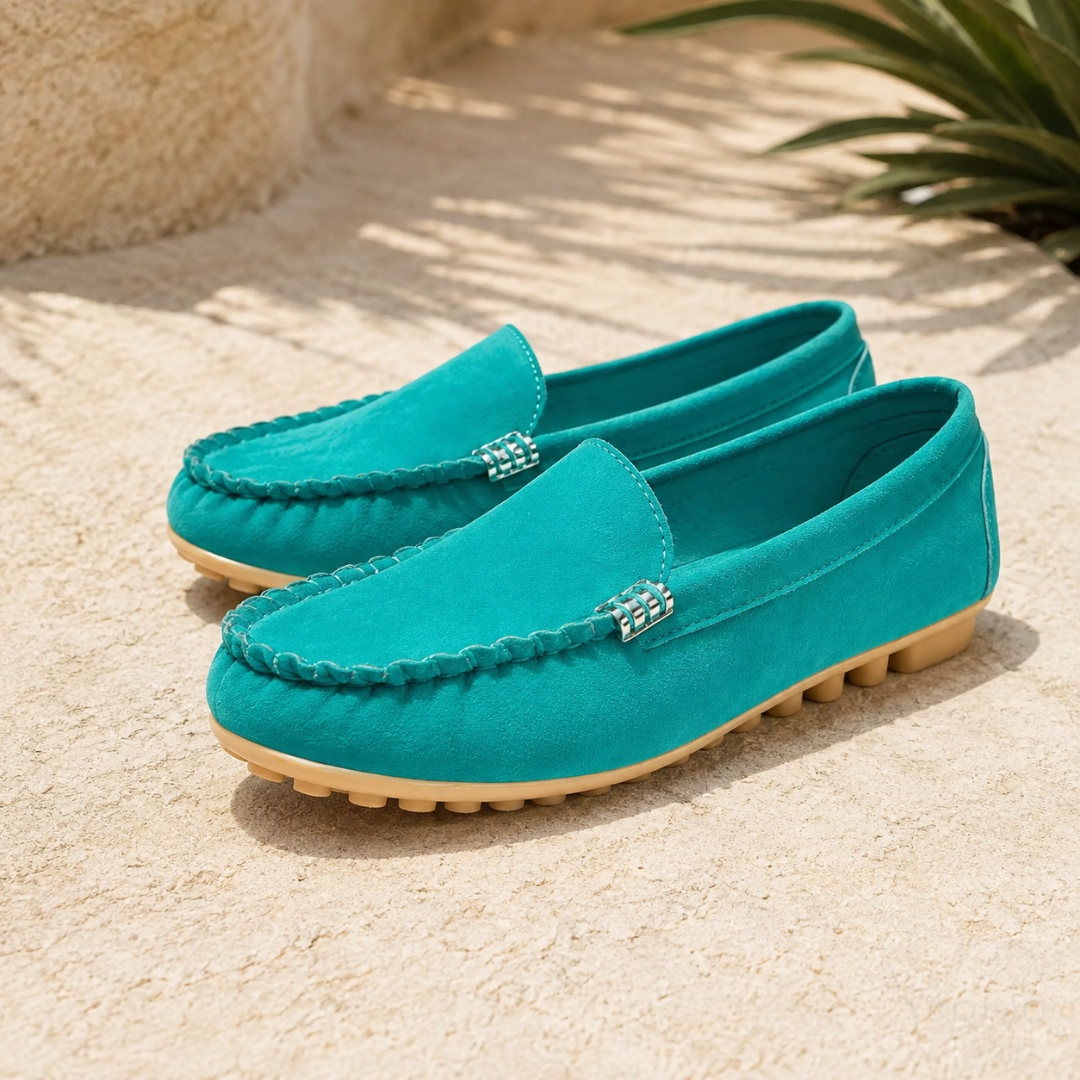 Mocassins femme turquoise à enfiler, détail métallique argenté sur le dessus