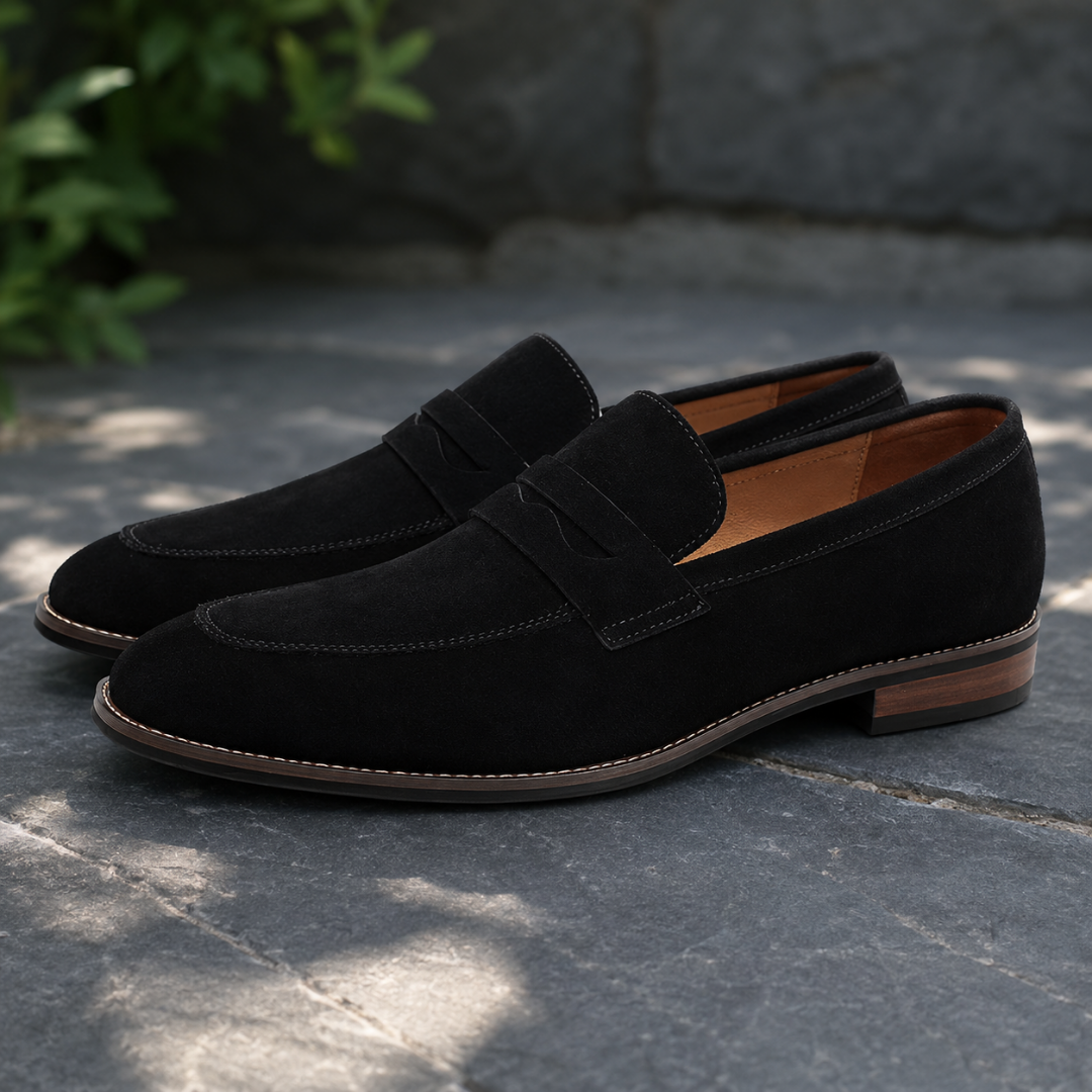 Mocassins homme noirs avec surpiqûres contrastées et intérieur camel visible