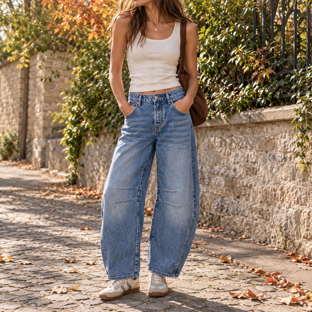 Pantalon femme barrel bleu foncé, jambes larges arrondies et délavé marqué devant