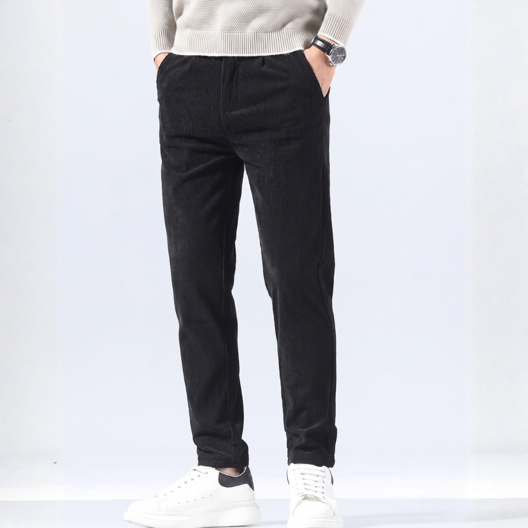 Pantalon homme slim côtelé coloris noir, vue de face