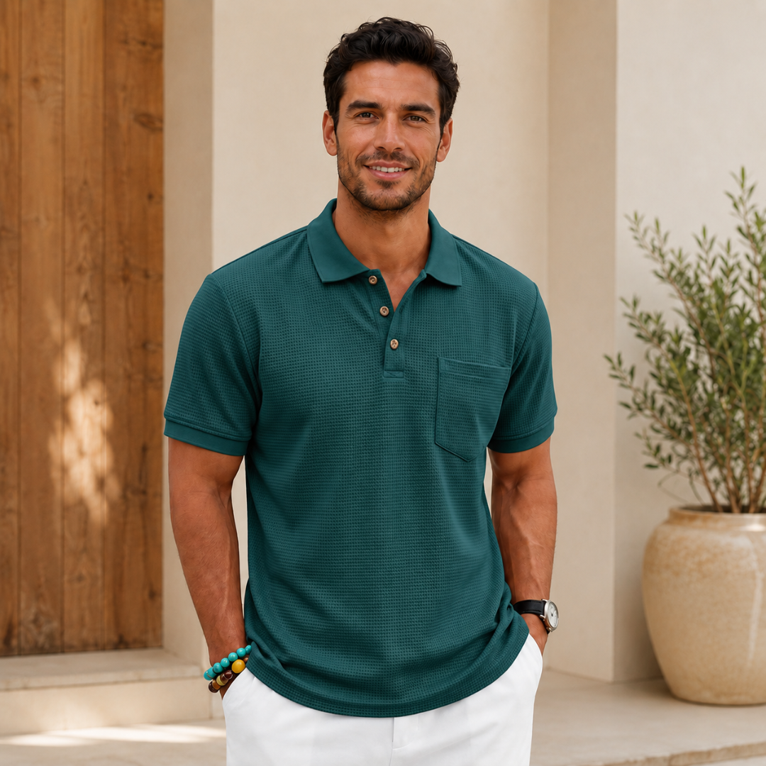Polo homme vert foncé à tissu gaufré, poche poitrine patch, vue de face