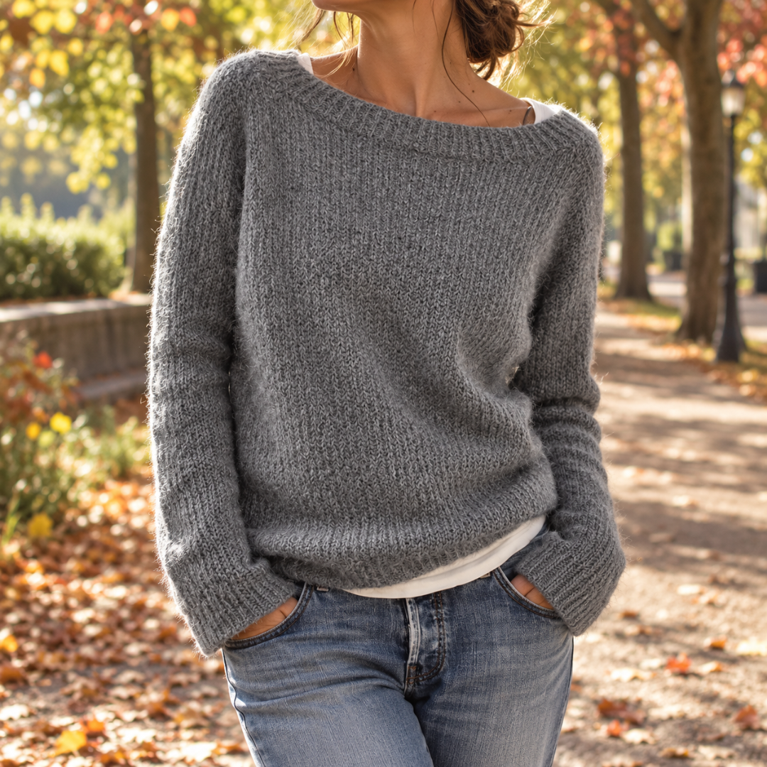 Pull femme gris chiné à col bateau et manches longues, allée bordée d'arbres