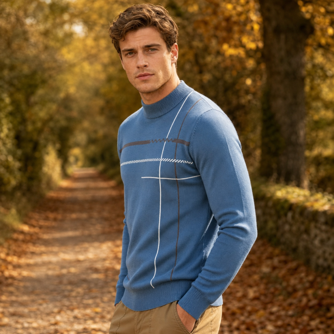 Pull homme bleu de trois quarts, motif de lignes verticales et horizontales contrastées