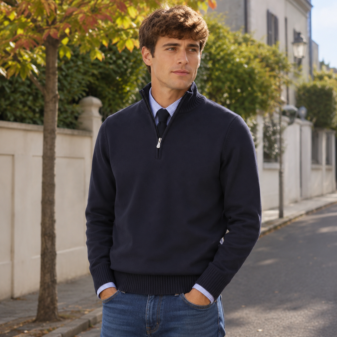 Pull homme bleu marine à col montant zippé, bords côtelés et manches longues