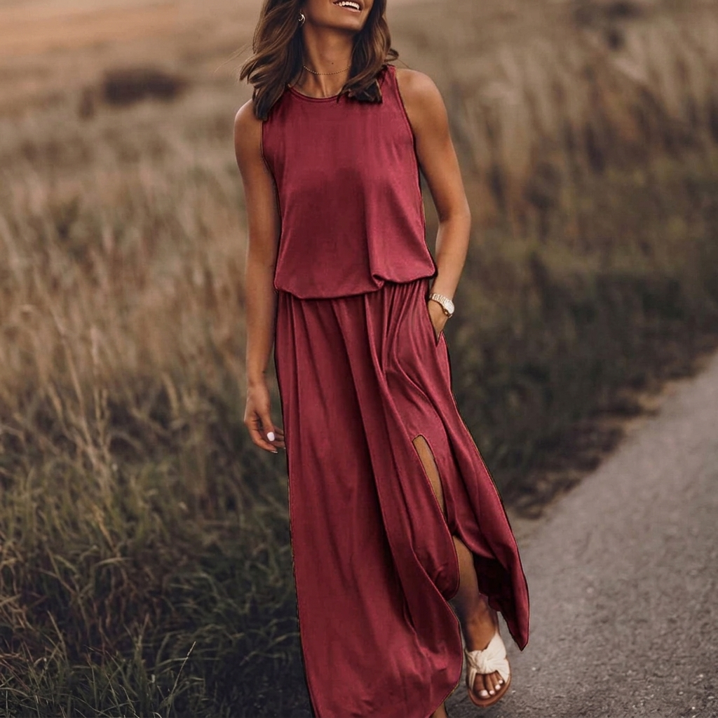 Robe maxi femme rouge sans manches avec fente latérale, vue de face