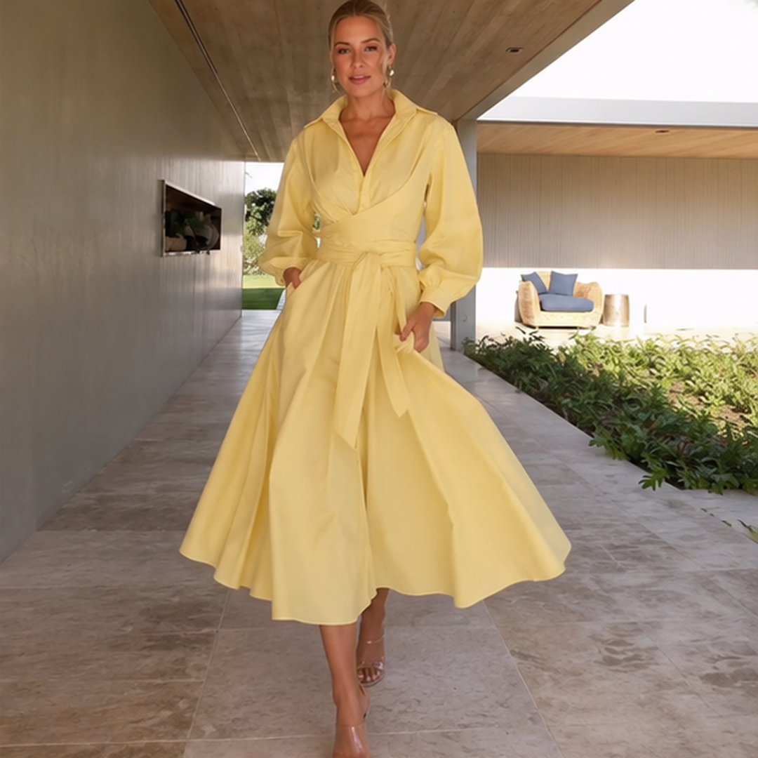 Robe chemise midi jaune pâle à col cranté et jupe évasée en mouvement
