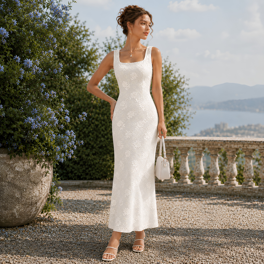 Robe midi blanche à motif floral ton sur ton, col carré et bretelles larges