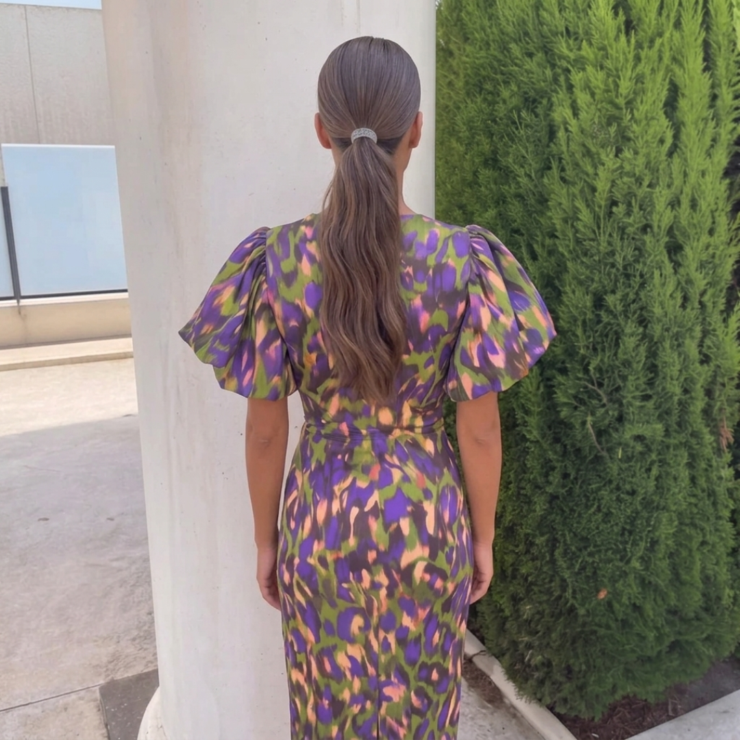 Robe Fiamma violet imprimé floral, vue de profil avec fente