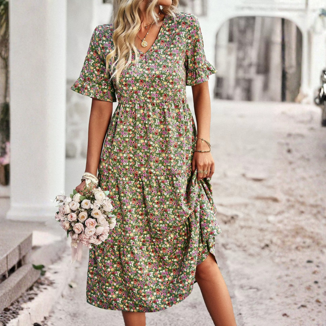 Robe midi imprimé fleuri coloris vert, col V et manches courtes volantées