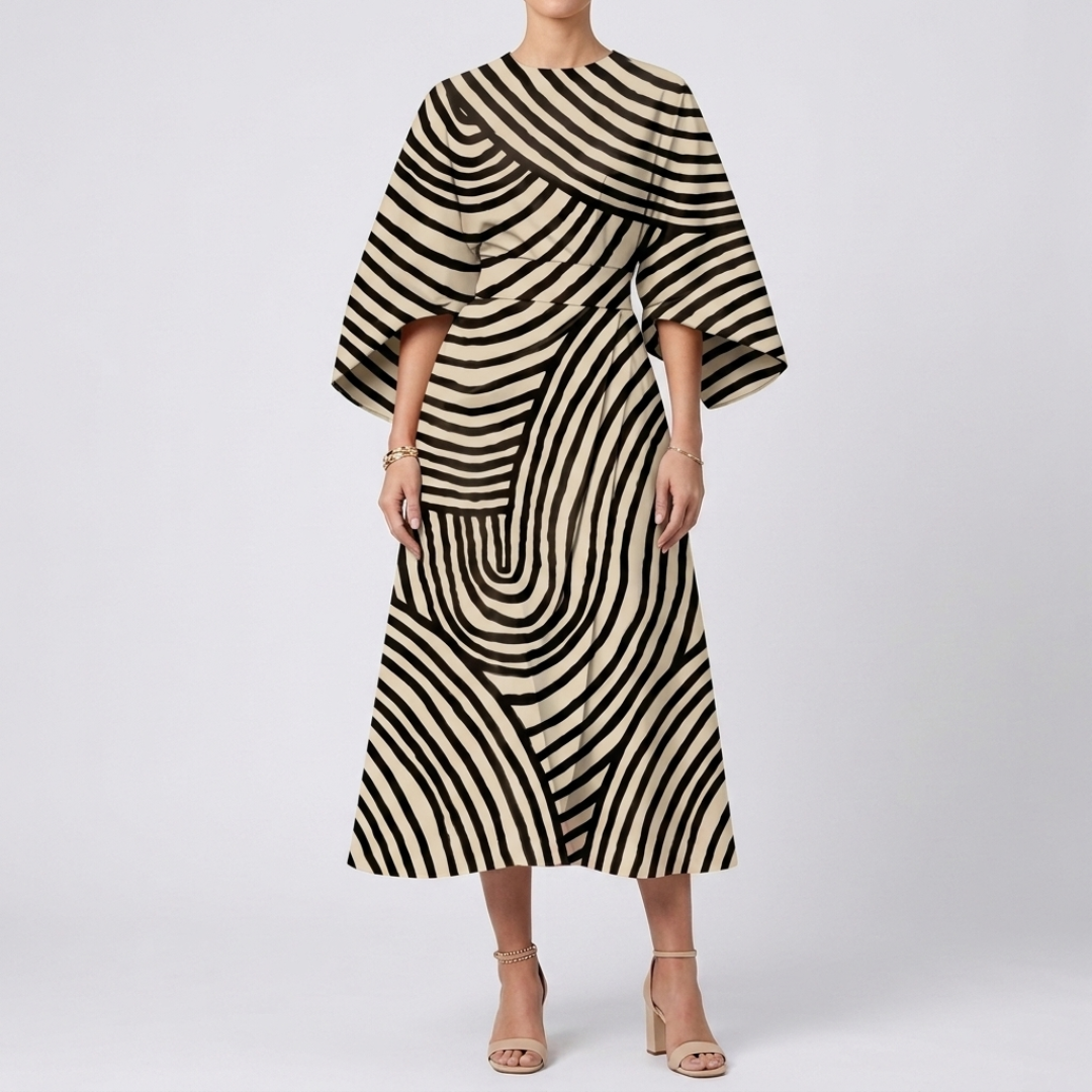 Robe kimono midi coloris beige, vue de face fond neutre
