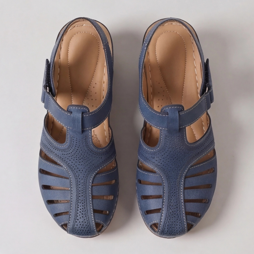 Sandales Elena bleues, vue de profil extérieur sur fond neutre