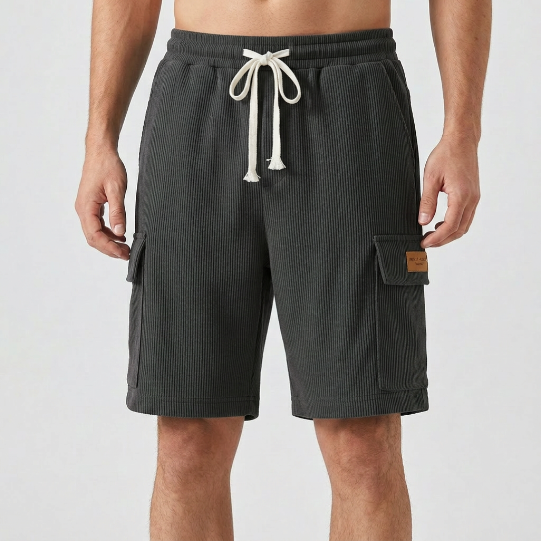 Short cargo homme noir, coupe droite longueur genou, vue de face