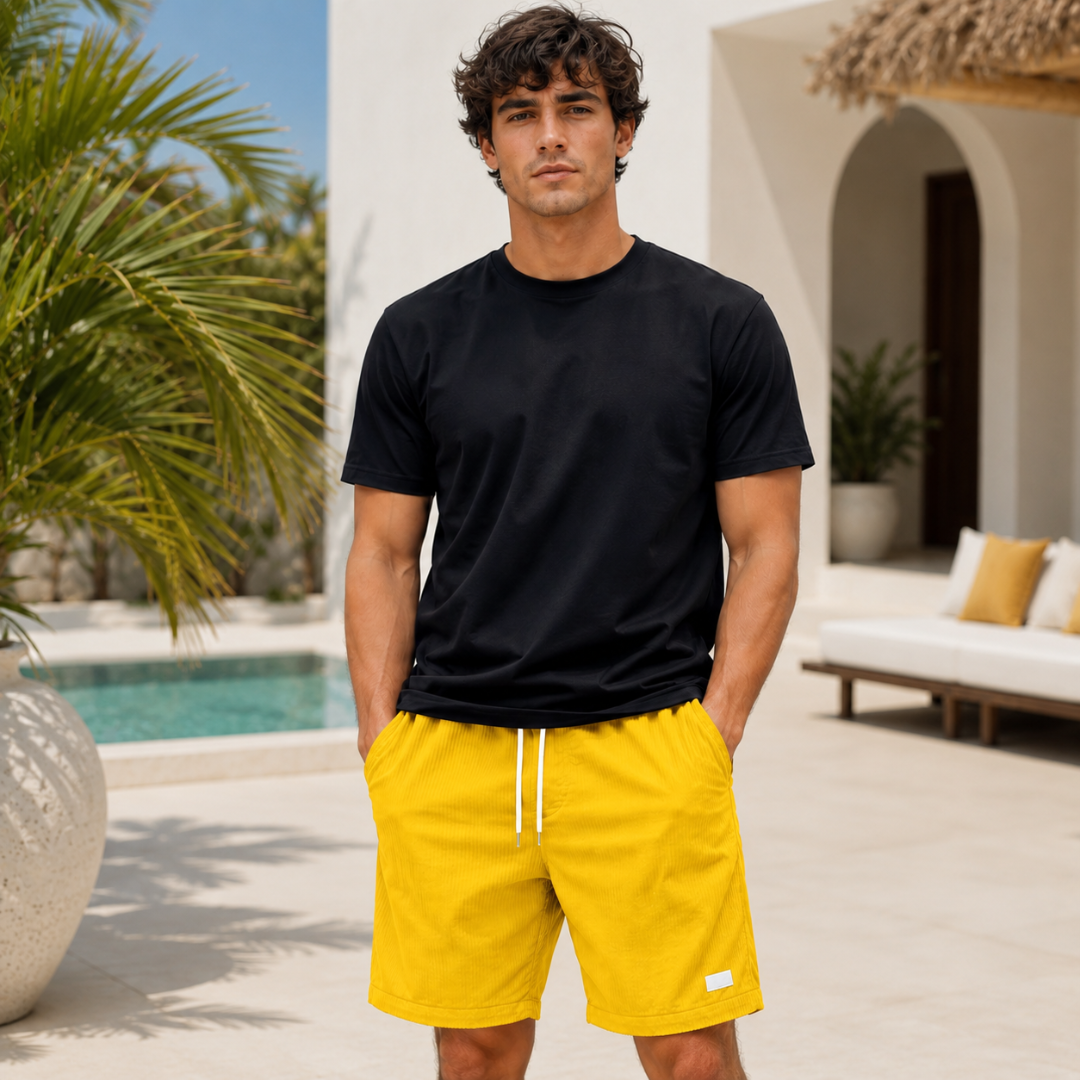 Short homme jaune avec cordon de serrage, vue de face