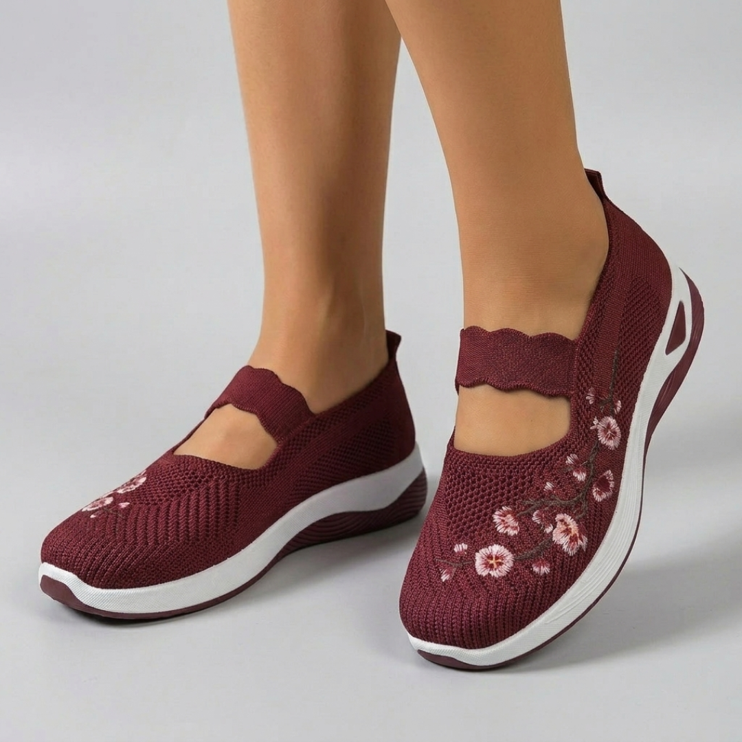 Sneakers femme slip-on rouge bordeaux broderie florale vue de côté