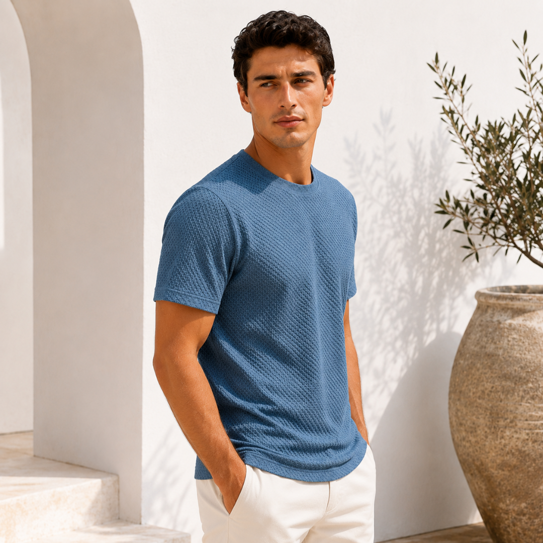 T-shirt homme texturé bleu, vue de trois quarts face