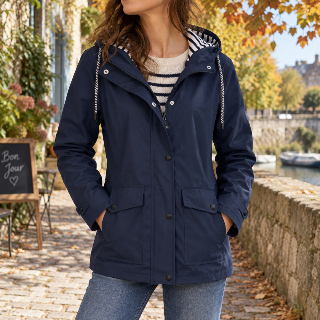 Veste bleu marine à capuche, patte à boutons-pression et poches à rabat devant
